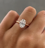 Load image into Gallery viewer, Oval Solitaire Ring
